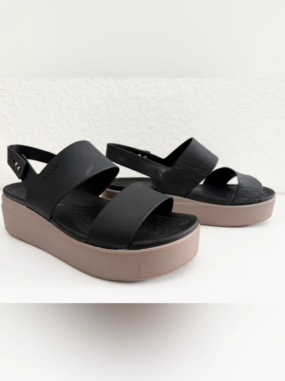 CROCS Women's Brooklyn Low Wedge Platform Sandal (Black) Size 9